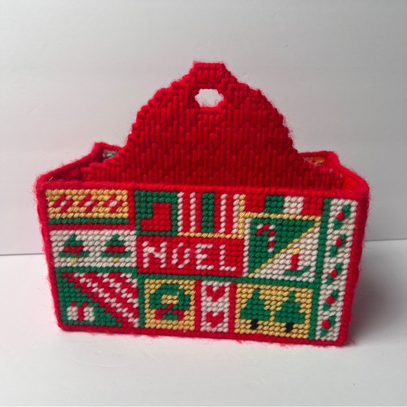 Noel Christmas Handmade Needlepoint Plastic Canvas Card Napkin Holder Vintage - Picture 1 of 7
